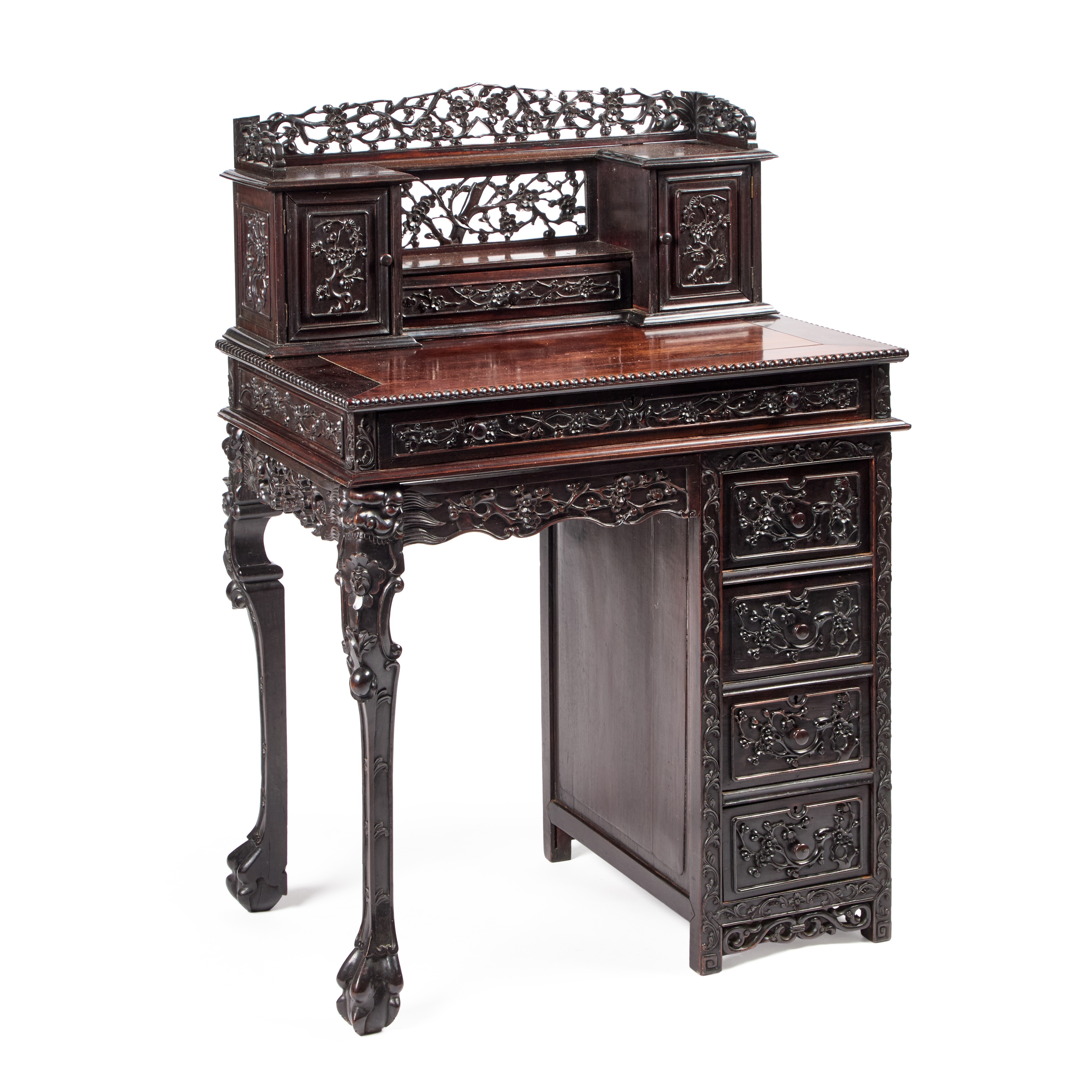 FINE ART & ANTIQUES