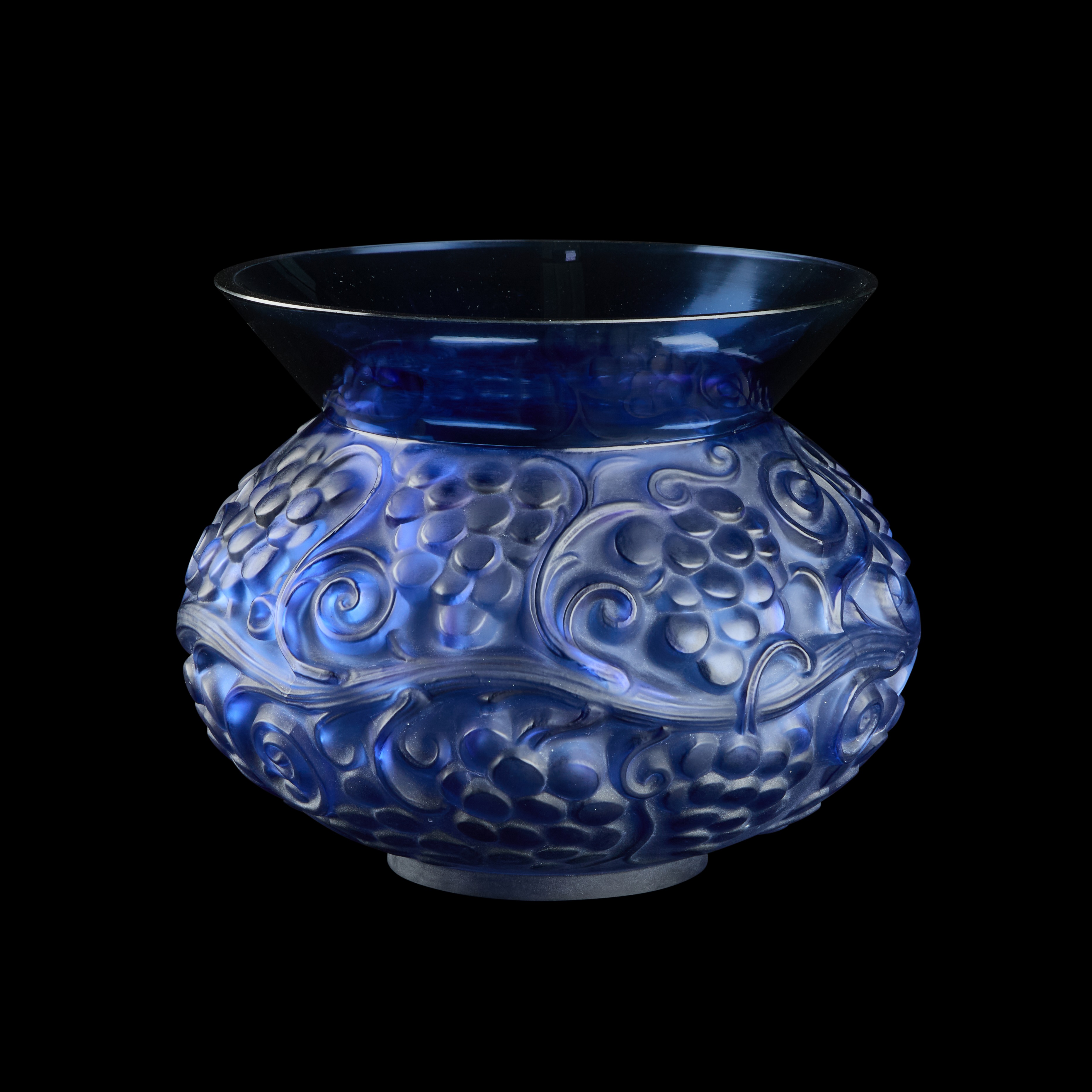 FINE ART & ANTIQUES