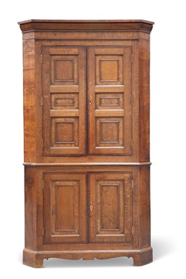 Lot 756 - A GOOD GEORGE III YEW WOOD AND MAHOGANY BANDED OAK STANDING CORNER CUPBOARD