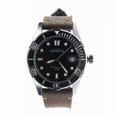 Lot 406 - A MICHEL HERBELIN STAINLESS STEEL AUTOMATIC DIVER'S WATCH