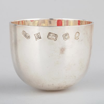 Lot 202 - AN ELIZABETH II SILVER TUMBLER CUP