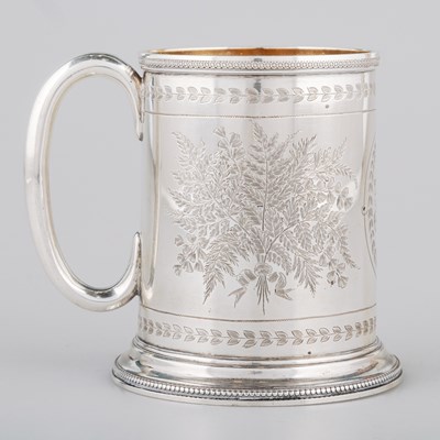 Lot 391 - A VICTORIAN SILVER MUG