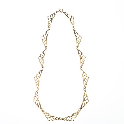 Lot 423 - A 9 CARAT GOLD FANCY LINK NECKLACE