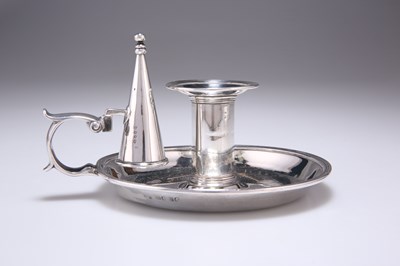 Lot 213 - AN EARLY VICTORIAN SILVER CHAMBERSTICK AND SNUFFER
