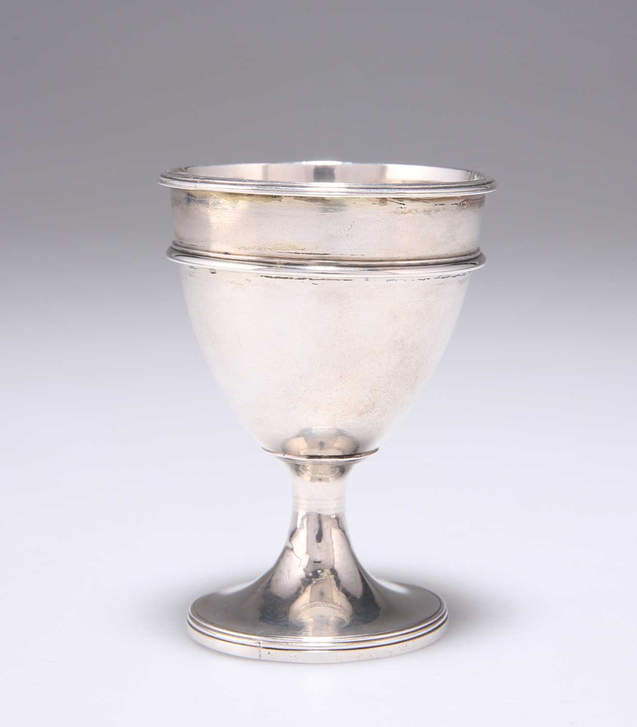 Lot 203 - A GEORGE III SILVER EGG CUP