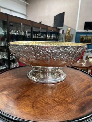 Lot 178 - A WILLIAM IV SCOTTISH SILVER PUNCH BOWL