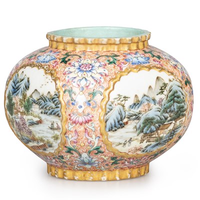 Lot 97 - A CHINESE FAMILLE ROSE VASE, 19TH CENTURY