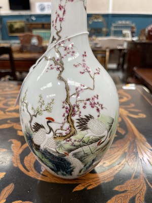 Lot 117 - A CHINESE 'CRANES' VASE