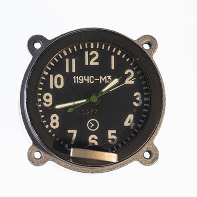 Lot 1180 - A RUSSIAN TANK CLOCK