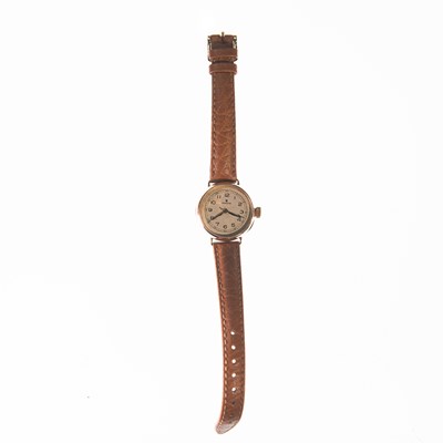 Lot 464 - A LADY'S 9 CARAT GOLD ROLEX STRAP WATCH