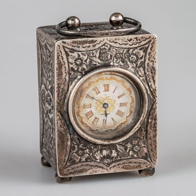 Lot 227 - AN EDWARDIAN SILVER CARRIAGE TIMEPIECE