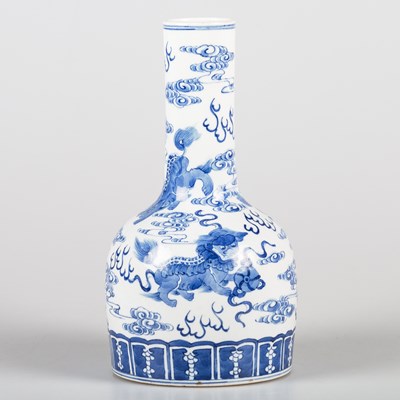 Lot 75 - A CHINESE BLUE AND WHITE MALLET FORM VASE, QING DYNASTY, 18TH/19TH CENTURY