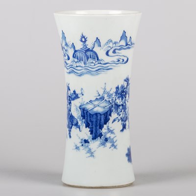 Lot 92 - A CHINESE TRANSITIONAL BLUE AND WHITE WAISTED BRUSHPOT, 17TH CENTURY