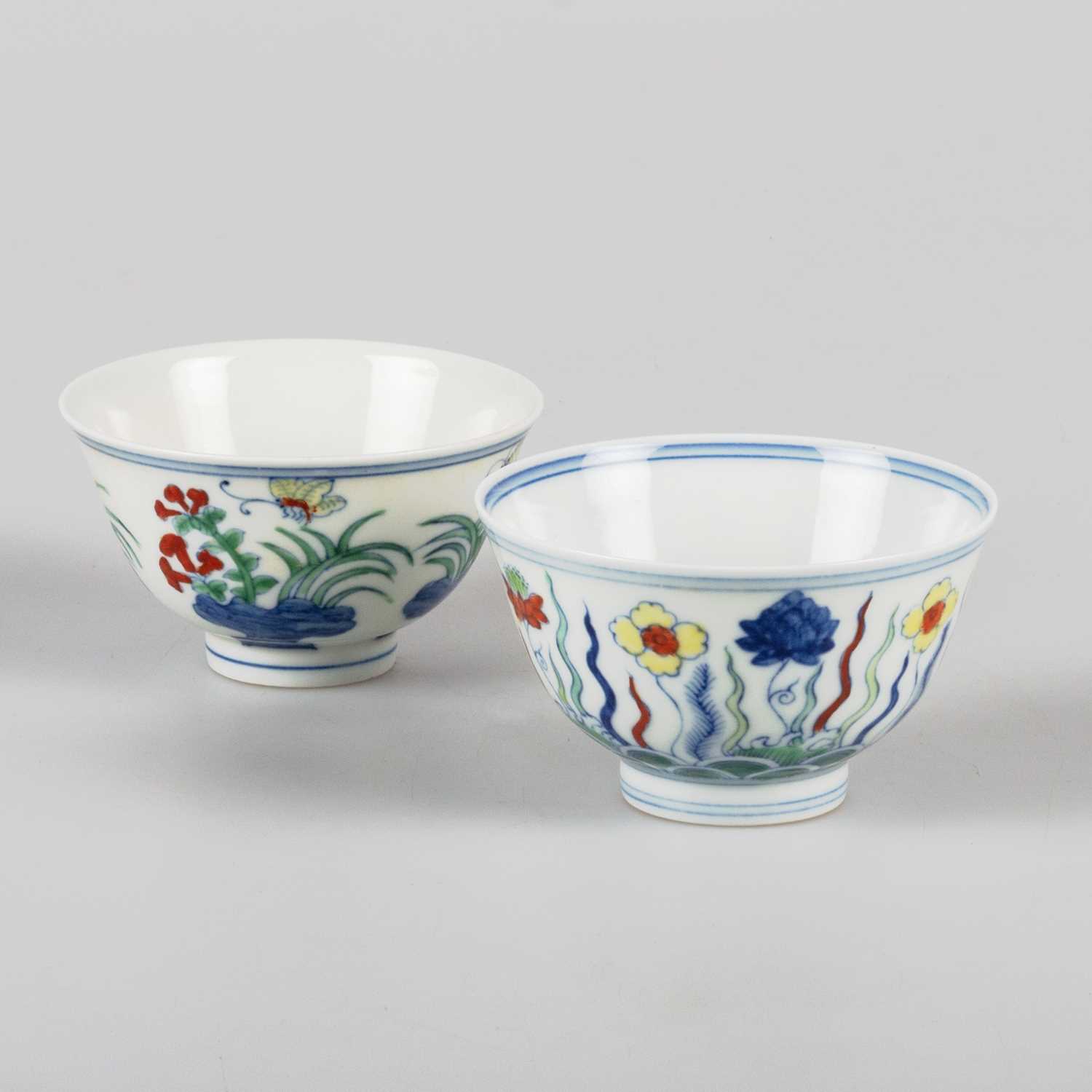 Lot 82 - A CHINESE DOUCAI CUP