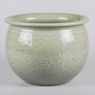 Lot 72 - A CHINESE CELADON JARDINIÈRE