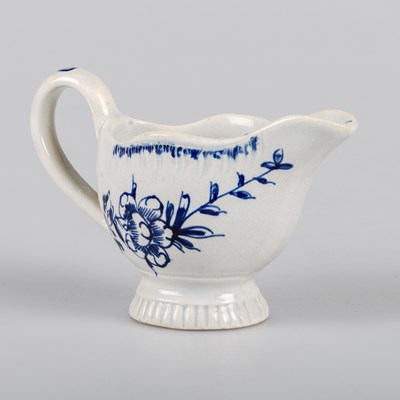 Lot 42 - A LIVERPOOL PEARLWARE CREAMER, CIRCA 1790