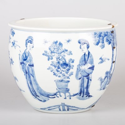 Lot 122 - A CHINESE BLUE AND WHITE JARDINIÈRE, KANGXI PERIOD