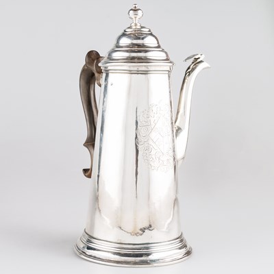 Lot 302 - A QUEEN ANNE BRITANNIA STANDARD SILVER COFFEE POT