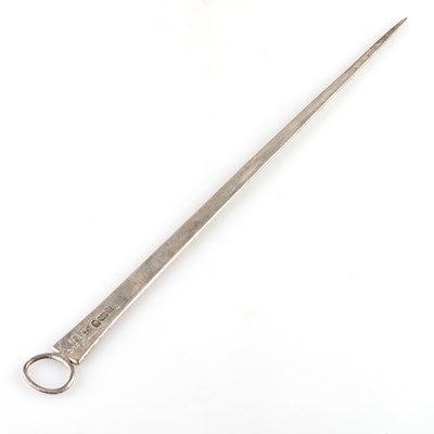 Lot 378 - A GEORGE III SILVER MEAT SKEWER