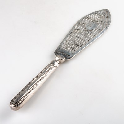 Lot 286 - A GEORGE III SILVER FISH SLICE