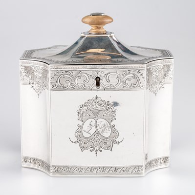 Lot 421 - A GEORGE III SILVER TEA CADDY