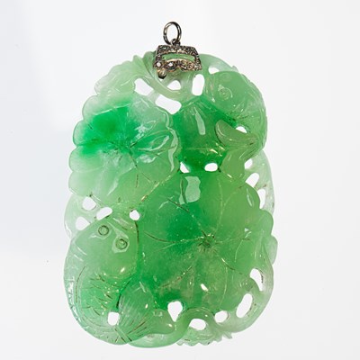 Lot 502 - A LARGE JADE KOI CARP AND LOTUS PENDANT