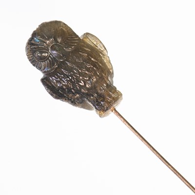 Lot 532 - A LABRADORITE OWL STICK PIN