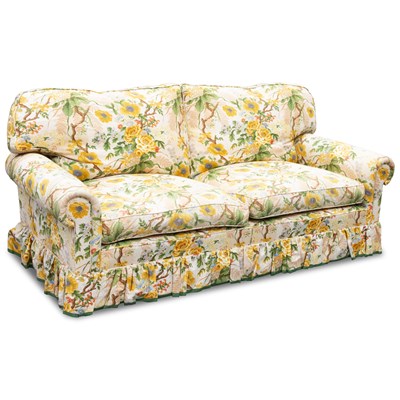 Lot 714 - A GOOD QUALITY FLORAL UPHOLSTERED SOFA