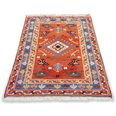 Lot 672 - A MODERN RUG