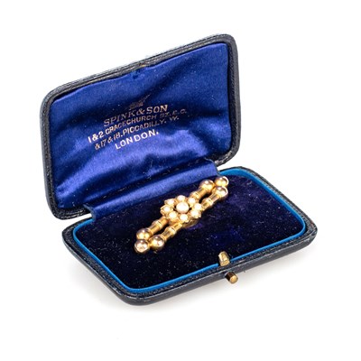 Lot 598 - A LATE 19TH CENTURY SEED PEARL BROOCH