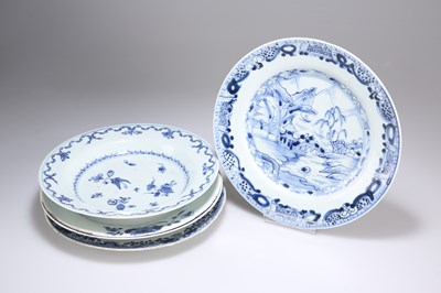 Lot 136 - FIVE CHINESE BLUE AND WHITE PLATES, 18TH/19TH CENTURY