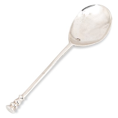 Lot 418 - A JAMES I SILVER SEAL-TOP SPOON