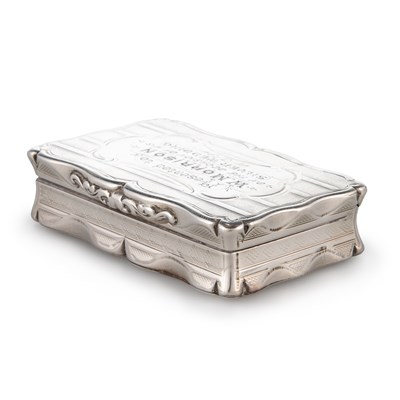 Lot 319 - A VICTORIAN SILVER SNUFF BOX