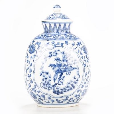 Lot 81 - A CHINESE BLUE AND WHITE JAR AND COVER