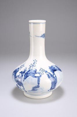 Lot 85 - A CHINESE BLUE AND WHITE BOTTLE VASE