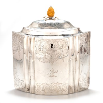 Lot 407 - A GEORGE III SILVER TEA CADDY