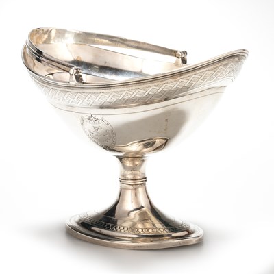 Lot 253 - A GEORGE III IRISH SILVER SUGAR BASKET