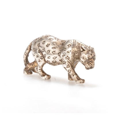 Lot 367 - PATRICK MAVROS: A SILVER SCULPTURE OF A CHEETAH