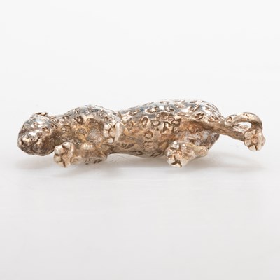 Lot 367 - PATRICK MAVROS: A SILVER SCULPTURE OF A CHEETAH