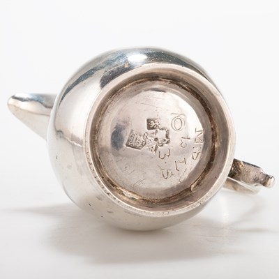 Lot 267 - A GEORGE II SILVER SPARROW-BEAK CREAM JUG