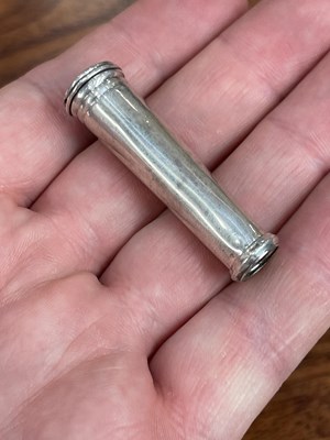 Lot 361 - A GEORGE III SILVER AND MOTHER-OF-PEARL POCKET CORKSCREW, CIRCA 1800