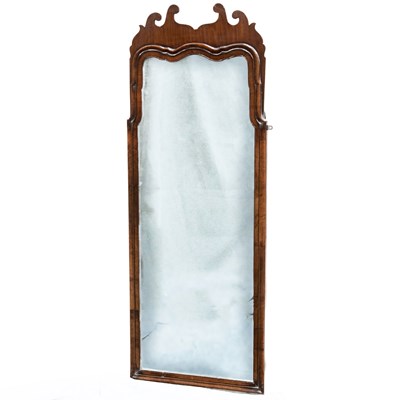 Lot 724 - A QUEEN ANNE STYLE WALNUT MIRROR, EARLY 20TH CENTURY