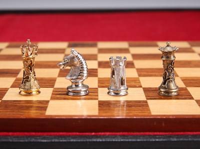 Lot 477 - AN ELIZABETH II SILVER AND WOOD TRAVEL CHESS SET