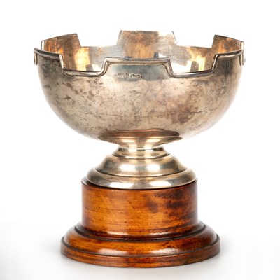 Lot 264 - A GEORGE V SILVER BOWL