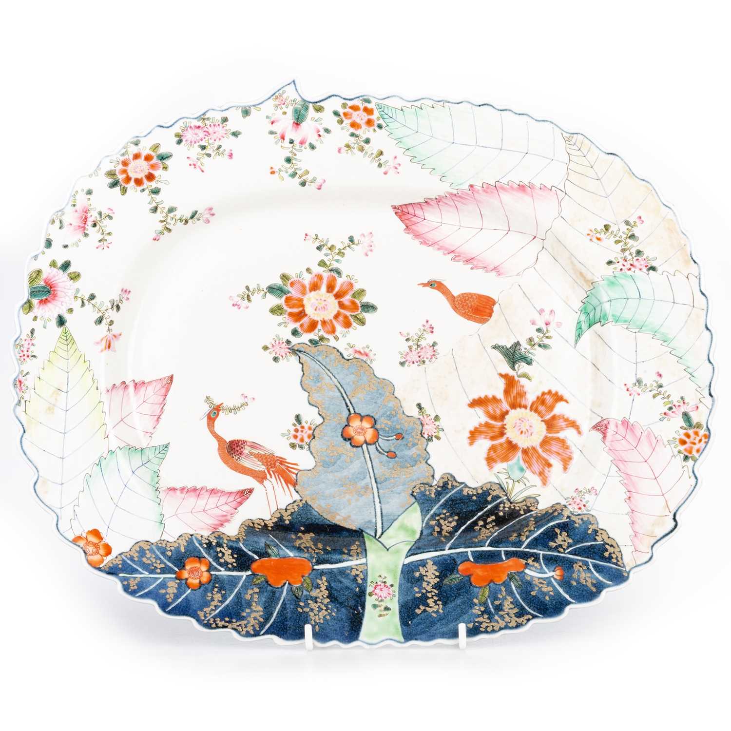 Lot 81 - A FINE CHINESE FAMILLE ROSE VERMILLION BIRD AND TOBACCO LEAF PATTERN TUREEN STAND