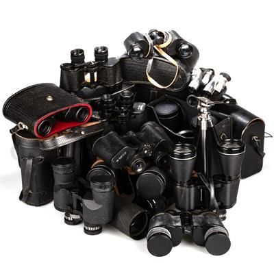 Lot 1201 - A GROUP OF BINOCULARS AND A SPOTTING SCOPE