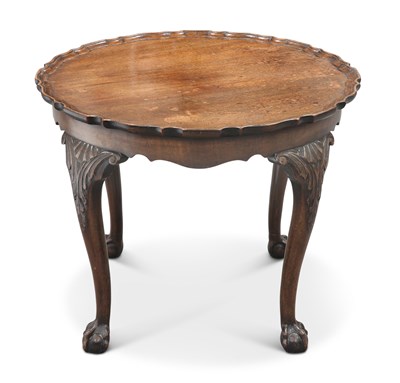 Lot 1229 - AN EARLY 20TH CENTURY MAHOGANY COFFEE TABLE