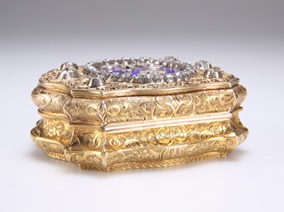 Lot 472 - A JEWELLED GOLD AND ENAMEL ROYAL PRESENTATION SNUFF BOX