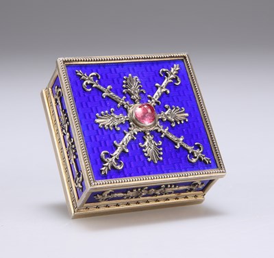 Lot 476 - A RARE RUSSIAN SILVER AND BLUE ENAMEL BOX