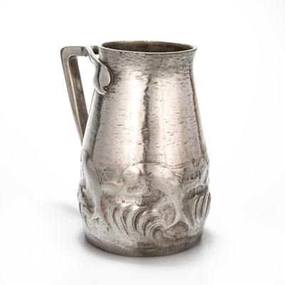 Lot 164 - A LIBERTY & CO TUDRIC PEWTER JUG